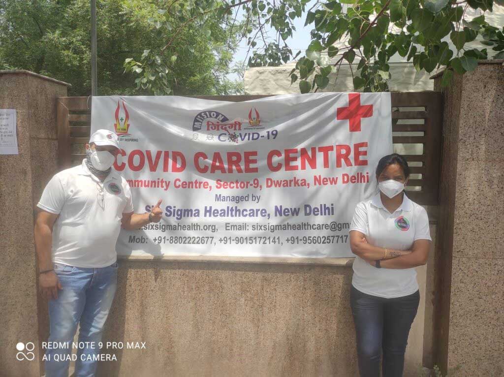 Team HeEdEn Distributing PPE kits to A Covid Care Centre run by SIX SIGMA in Dwarka